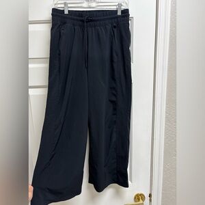 Athleta Brooklyn Ankle Pant Size 4 Size wider leg